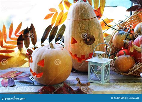  Jack o'Lantern - En Mystisk Höstlampa som Lyser upp Mörker och Misstag!